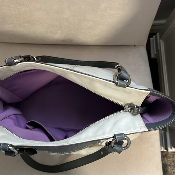 Coach cream/gray shoulder purse. - Picture 12 of 14